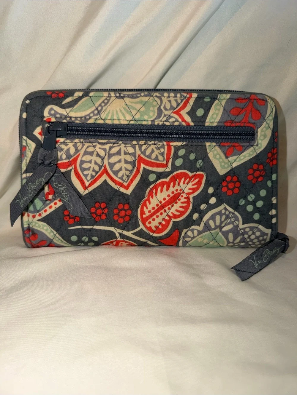 Vera Bradley Turn Lock Quilted Floral Zip Wallet in Nomadic Floral Pattern - Picture 2 of 8